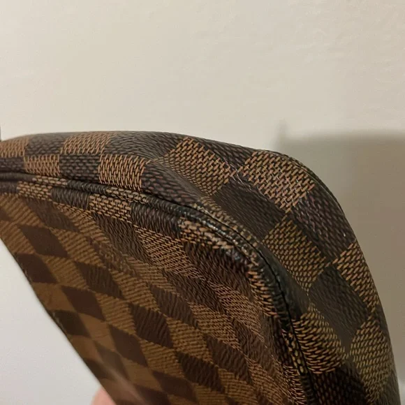 Louis Vuitton Pochette Accessoires Damier - Picture 16 of 17